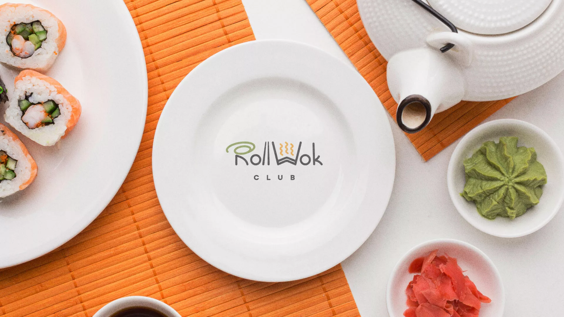 Разработка логотипа и фирменного стиля суши-бара «Roll Wok Club» в Мончегорске